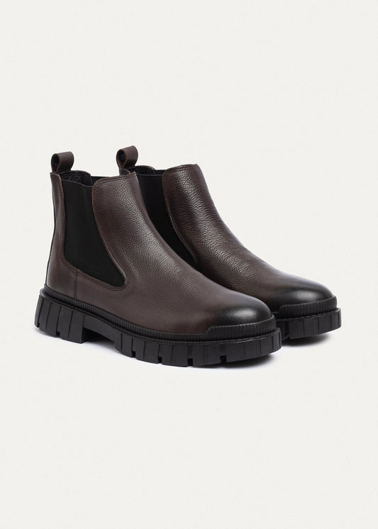 Leather Chelsea Boot III — Brown