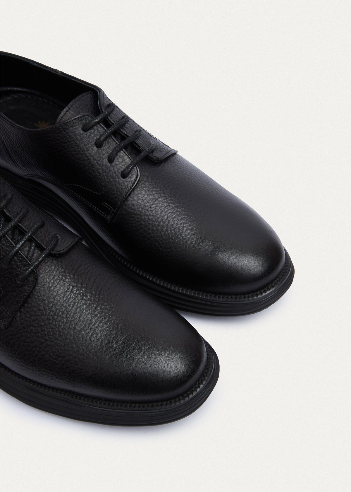 Plain-Toe Leather Lace-Up — Black