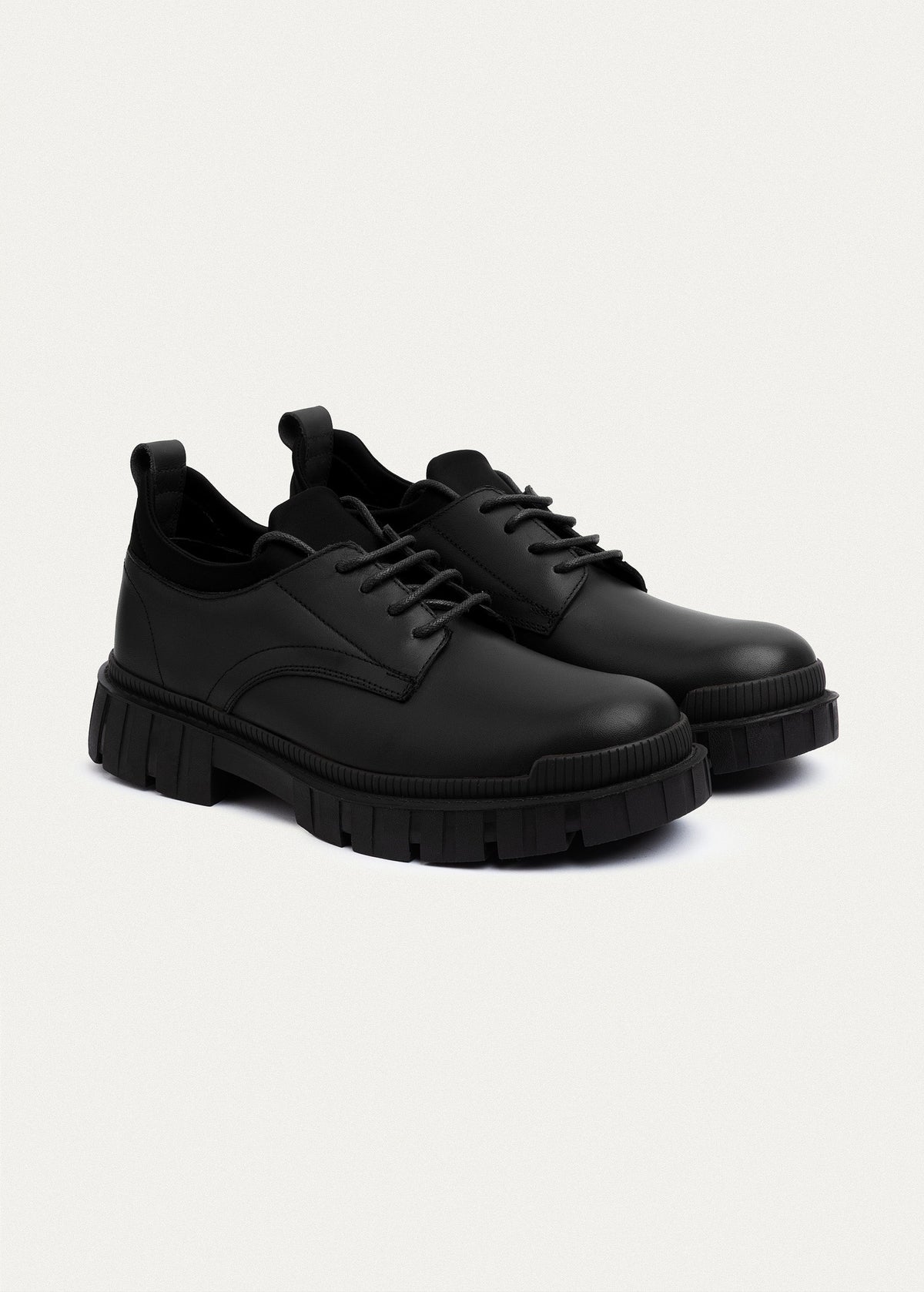 Urban Chunk Lace Shoes — Black