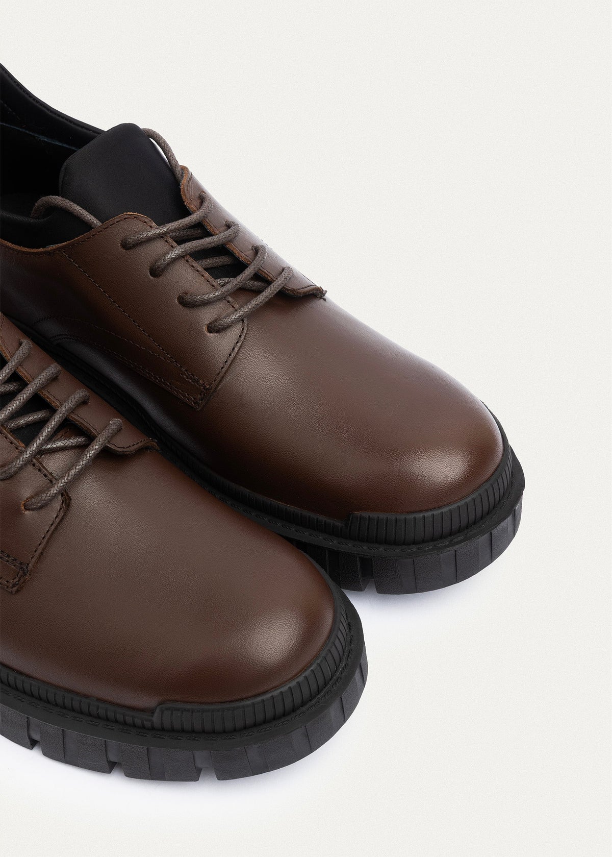 Urban Chunk Lace Shoes — Brown