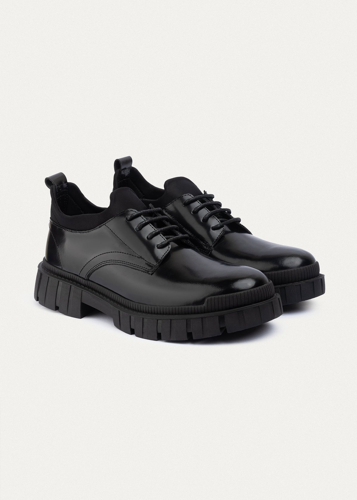 Urban Chunk Lace Shoes Patent Leather — Black