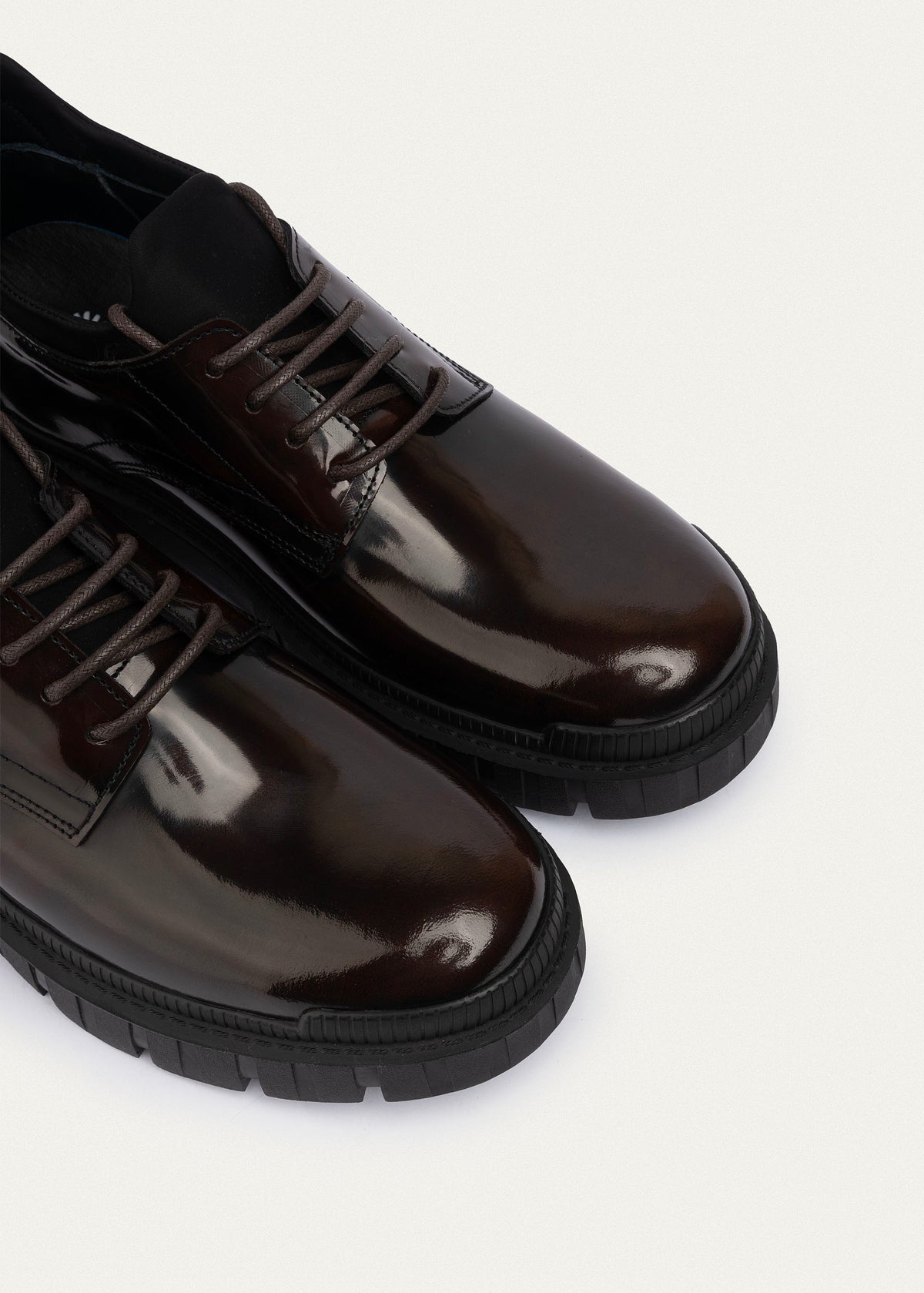 Urban Chunk Lace Shoes Patent Leather — Brown