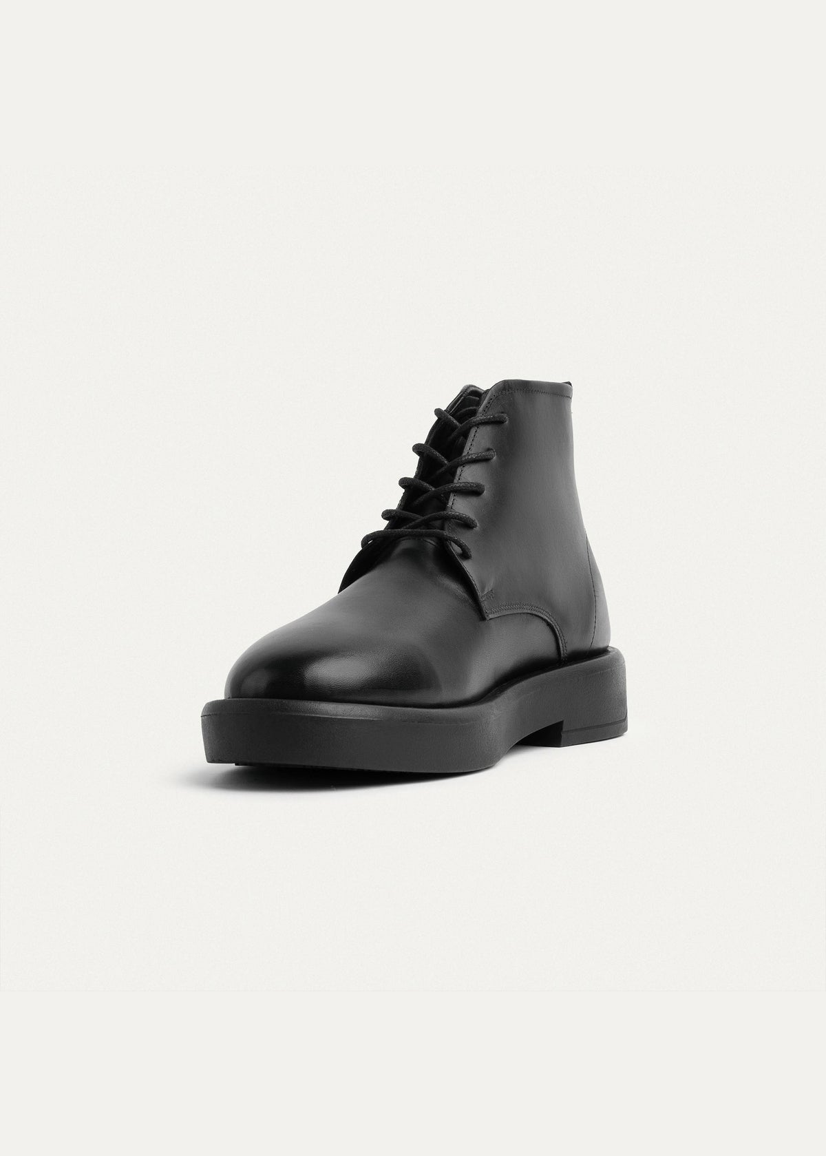 Leather Brogue Chukka Boot III — Black