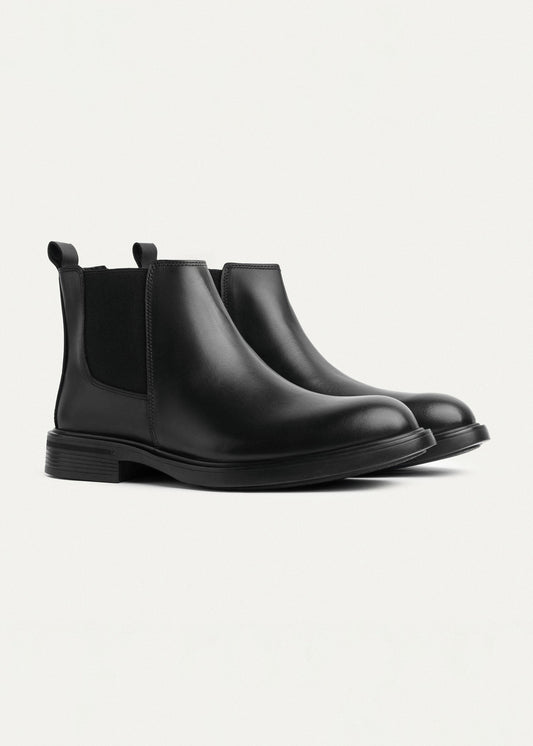 Classic Chelsea Boots — Black