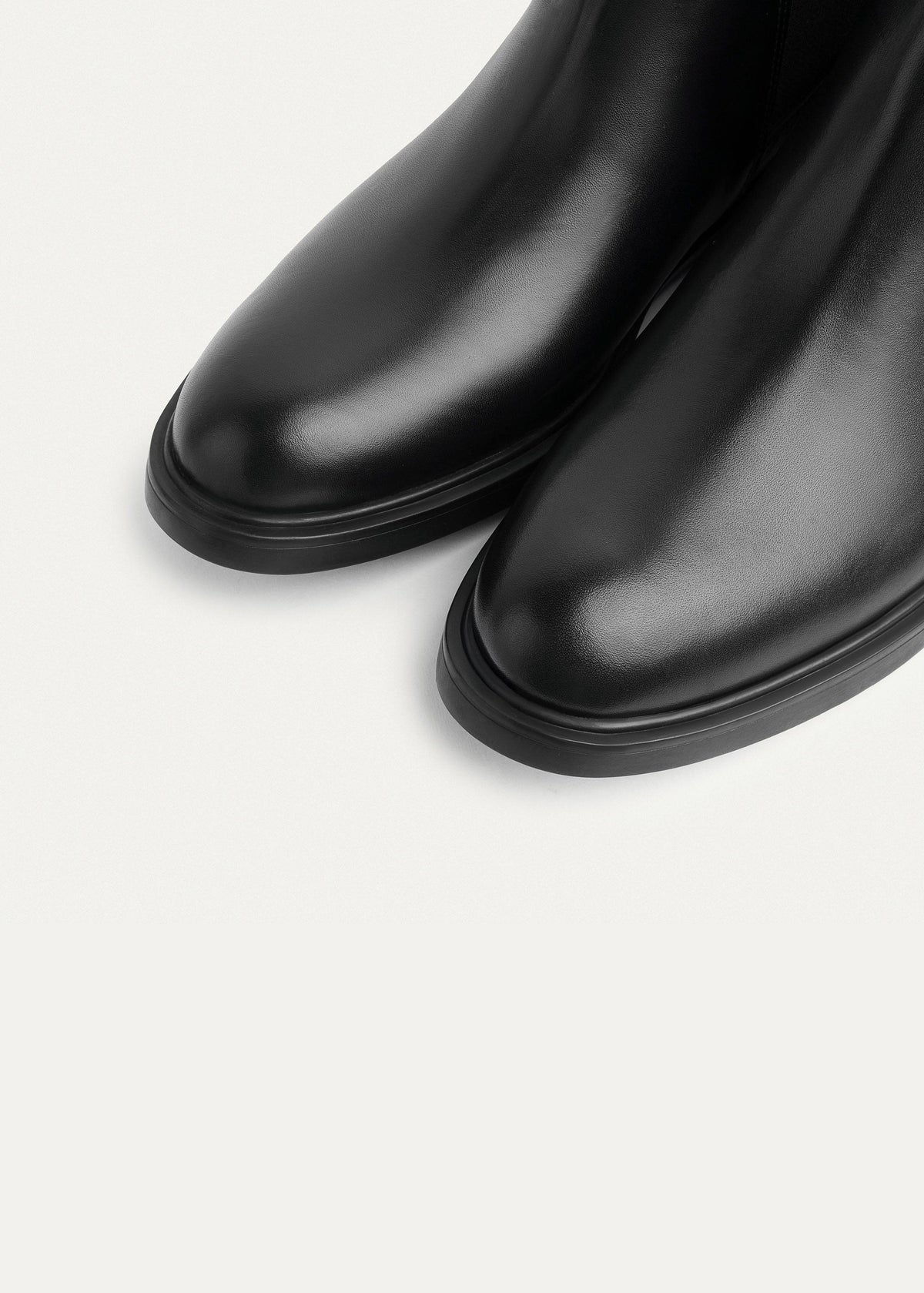 Classic Chelsea Boots — Black