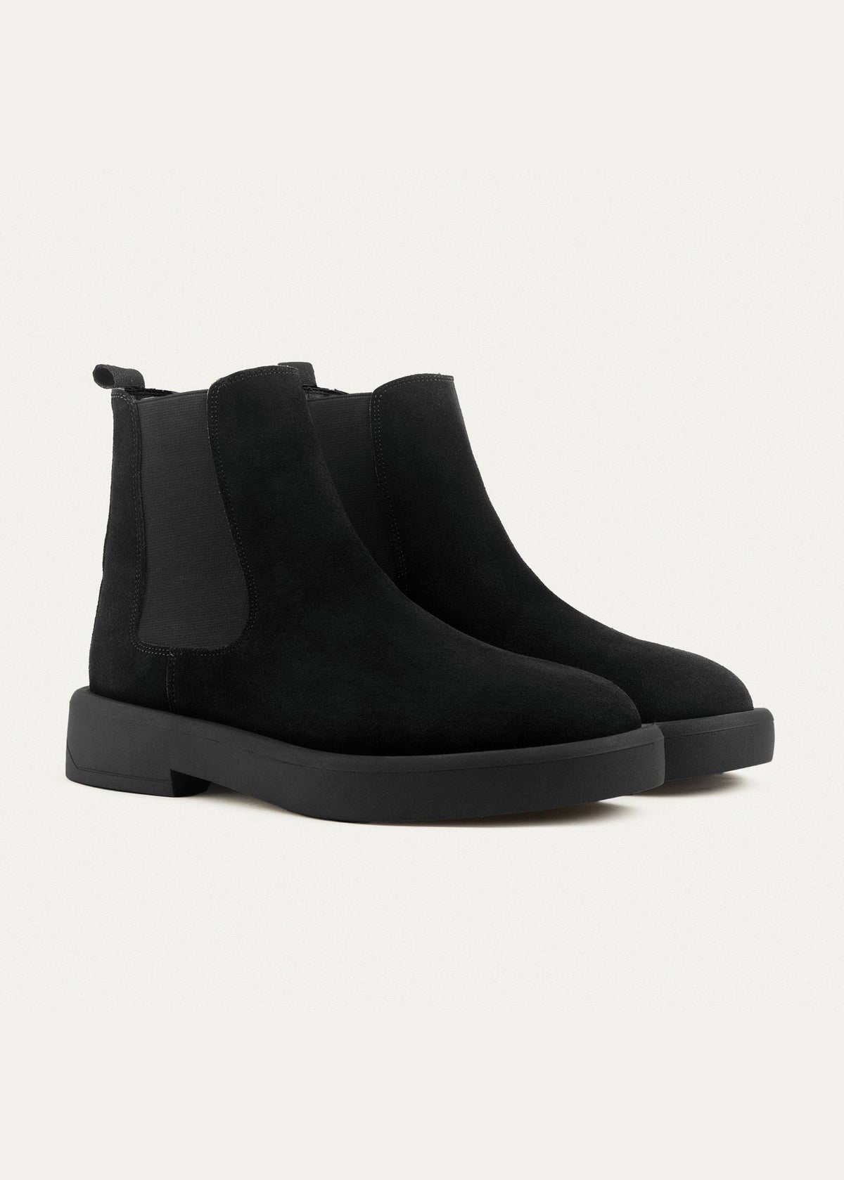 Luxe Leather Chelsea Boot — Black