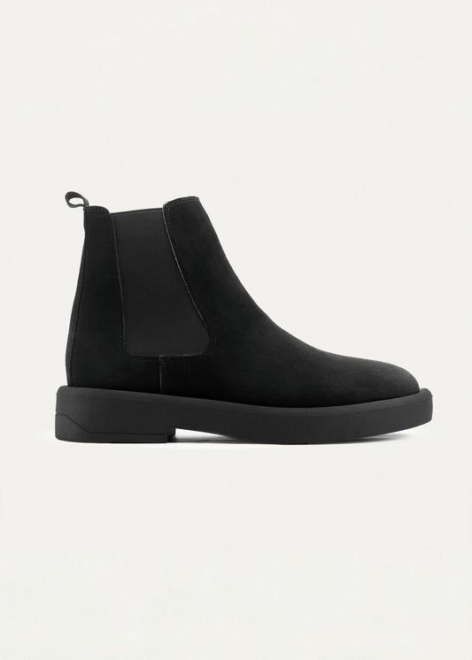 Luxe Leather Chelsea Boot — Black