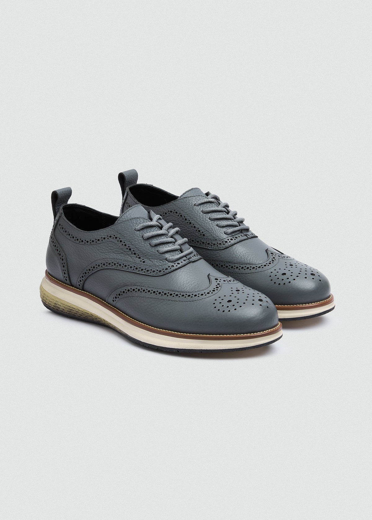 Wingtip Textured Lace-Up — Grey