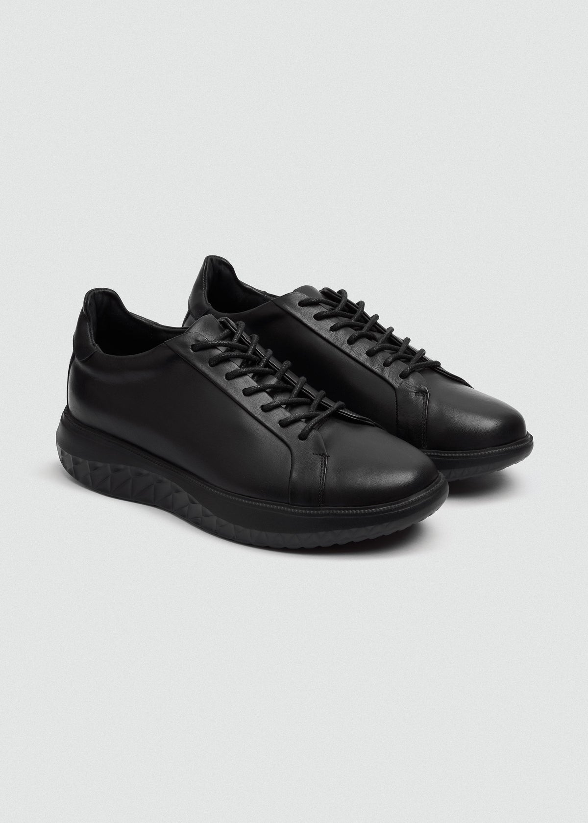 Everyday Leather Sneaker — Black